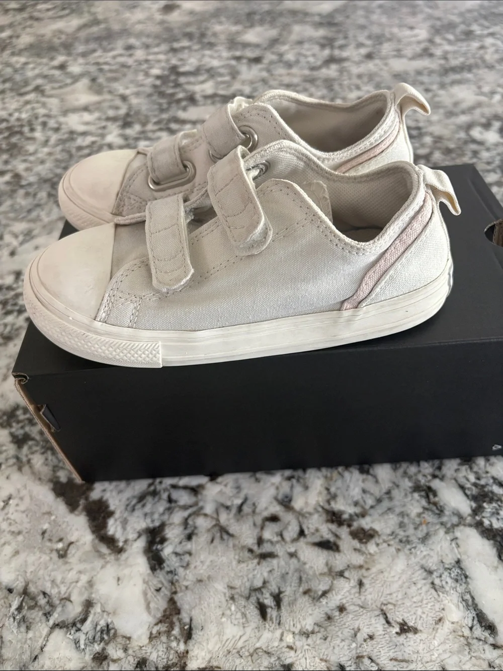 Converse Kids Beige Low-Top Velcro Sneakers